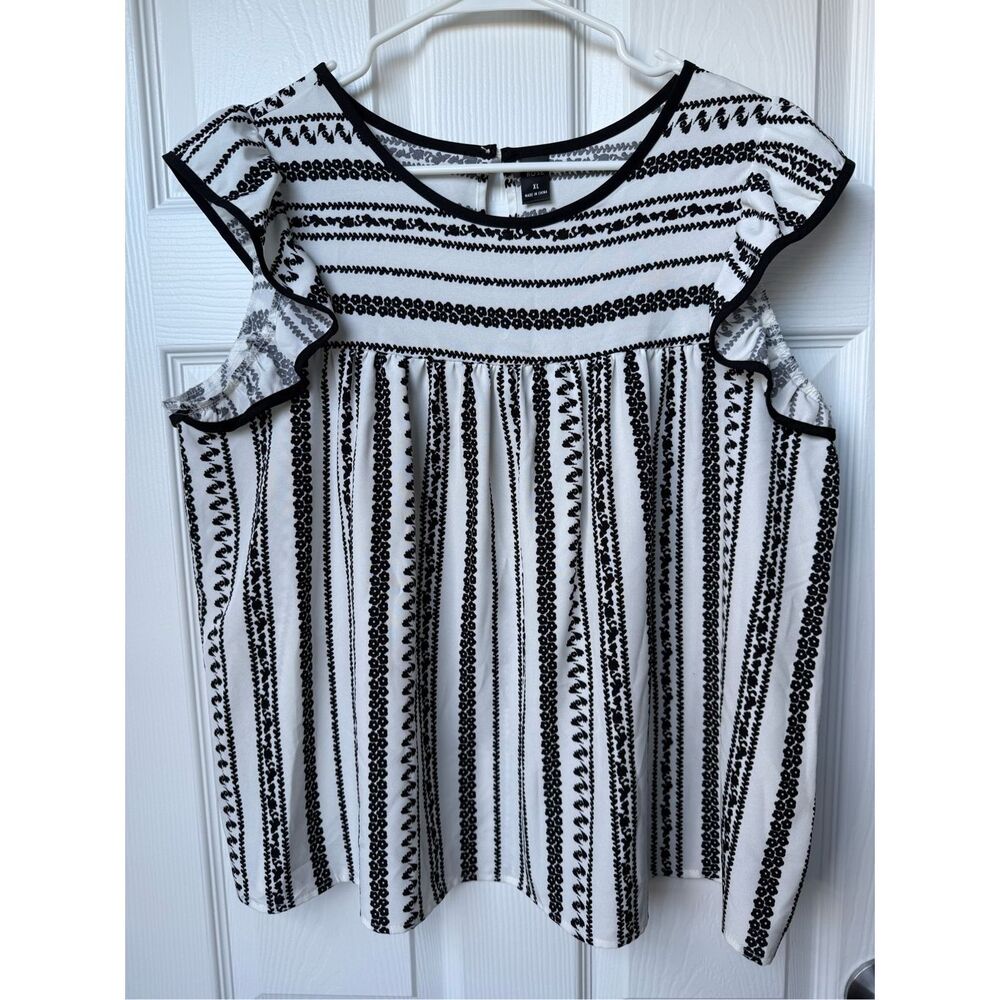 Emery Rose Blouse XL Women's Black White Floral Stripes Cap Sleeve